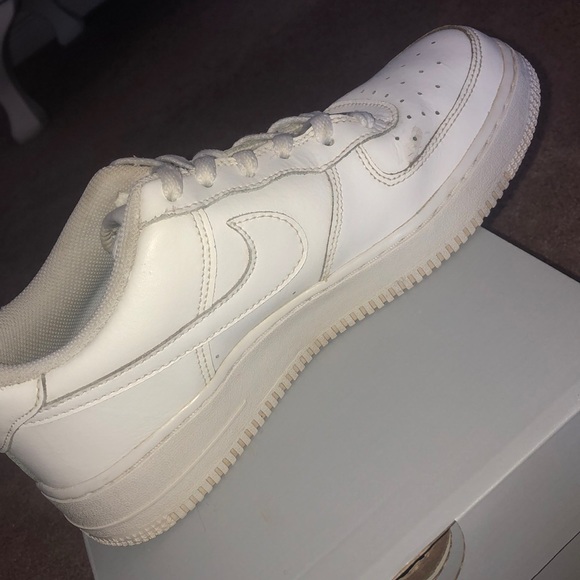 Size 7Y woman’s/girls af1 - Picture 4 of 8